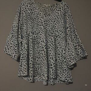 ANDREE BY UNIT Black and White Spotted Blouse